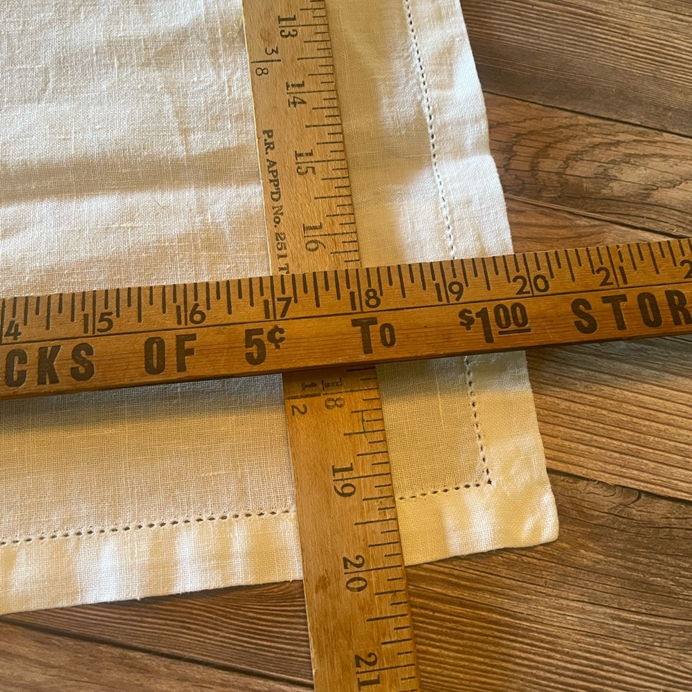 Williams Sonoma Hand-Woven Rattan Chargers • Linen Napkins & Napkin Rings - Picture 11 of 12